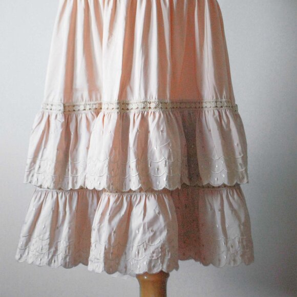 1950's Barbizon Slip Skirt - Picture 4 of 4